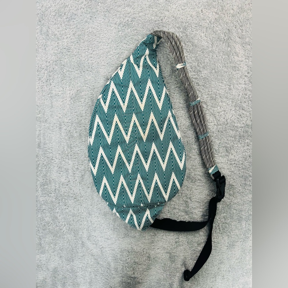 Kavu Chevron Rope Sling Bag Blue and Cream Organization Storage Pockets - Picture 11 of 15